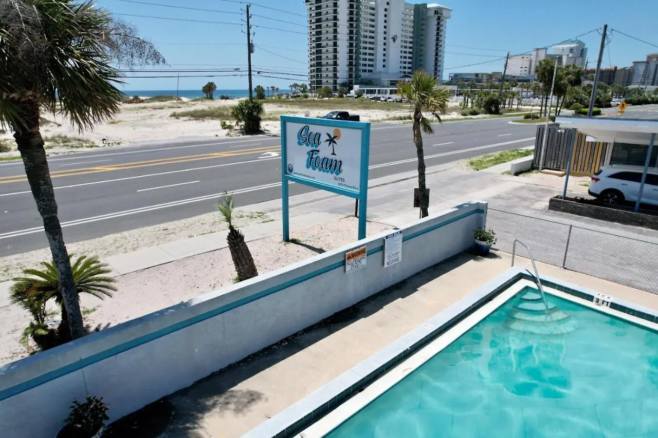 *Happy Place* Renovated Studio Pool & Beach Access Panama City Beach ABD