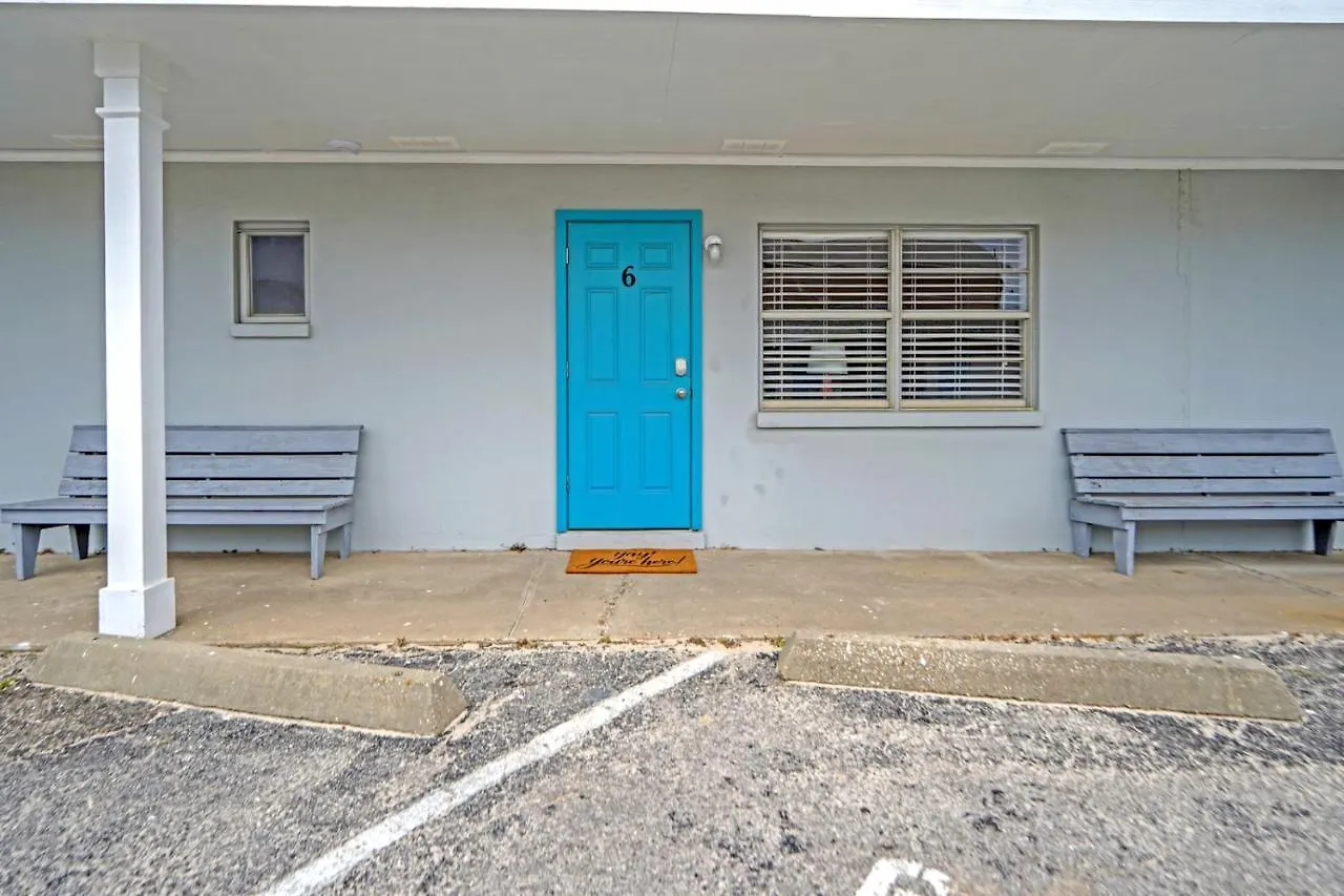 *Happy Place* Renovated Studio Pool & Beach Access Panama City Beach Holiday home
