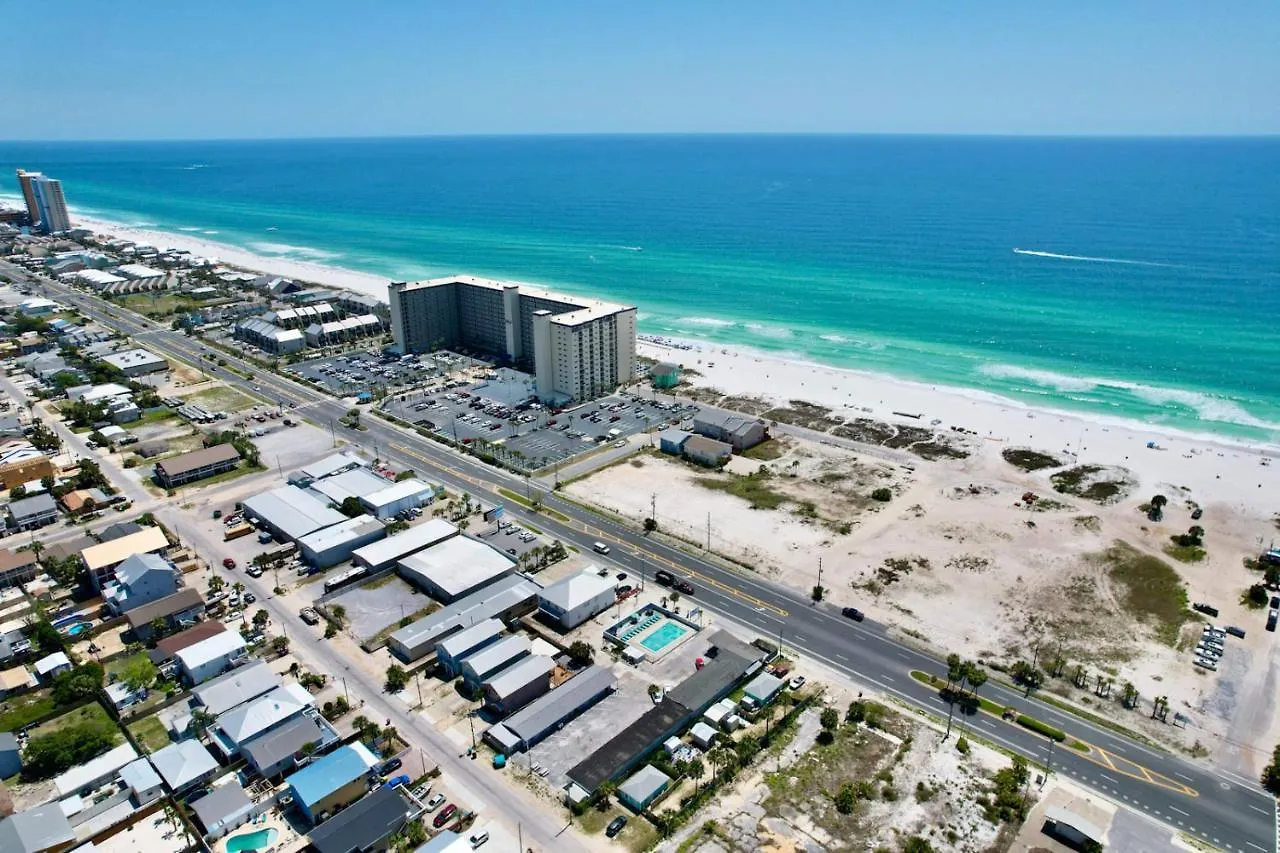 Holiday home *Happy Place* Renovated Studio Pool & Beach Access Panama City Beach United States